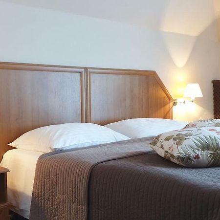 Hotel Zorza Namysłów Esterno foto