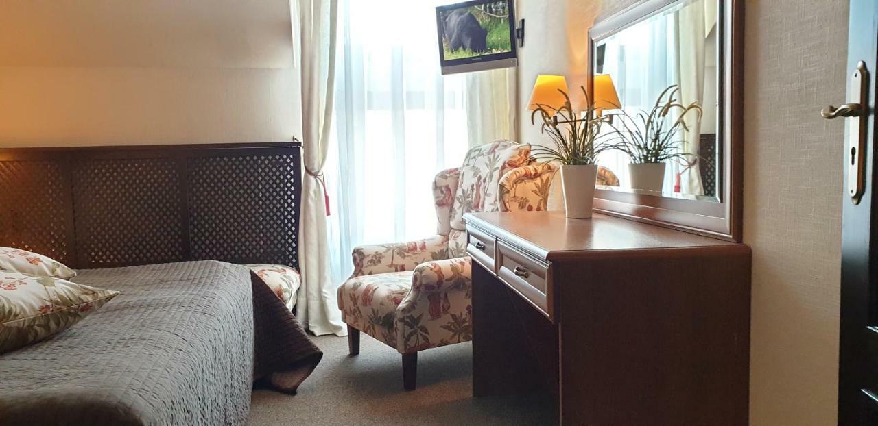 Hotel Zorza Namysłów Esterno foto